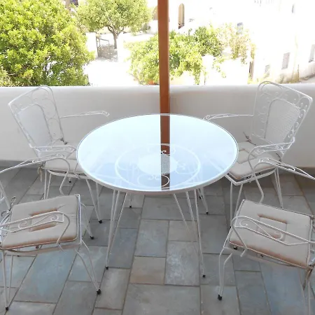 شقة Chrysolithos Kerami *