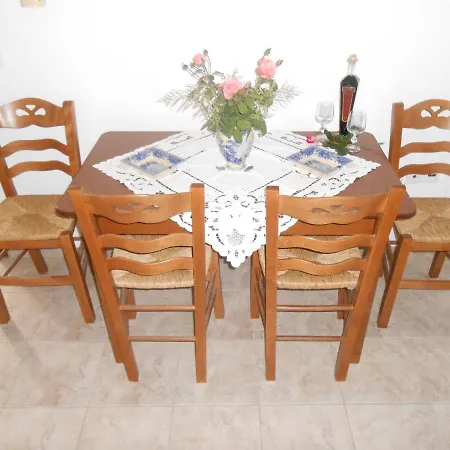 شقة Chrysolithos Kerami *