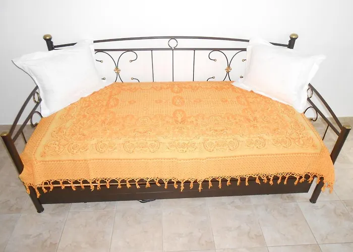 Chrysolithos Kerami *